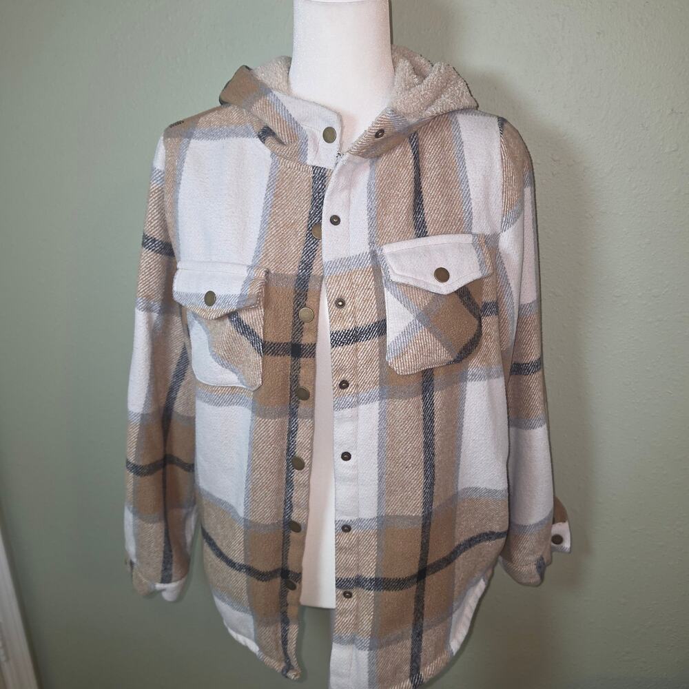 Plaid Hooded Fleece Lined Shacket Small Tan Beige Plaid Snap Button Jacket